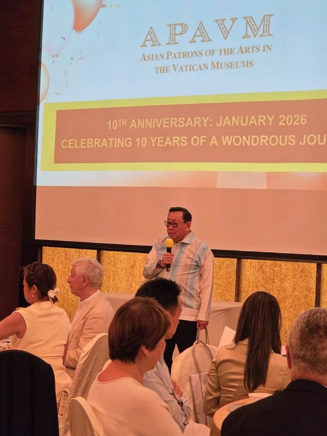 Ben Chang welcoming guests 2